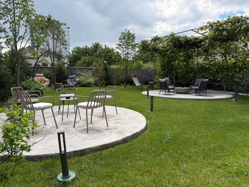 AFI Apartments & Rooms with GARDEN and FREE PARKING, Self check-in, Suceava