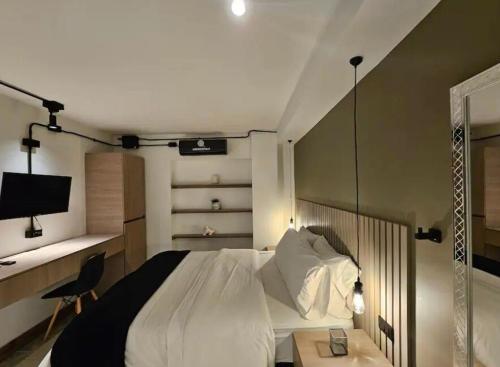 Gray Chill Room in El Poblado, Medellin