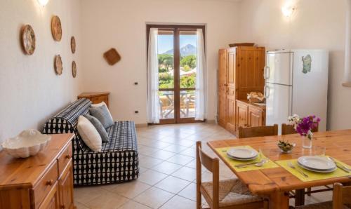 Villa Giorgia with garden - 50m from the Beach - Costa Rei