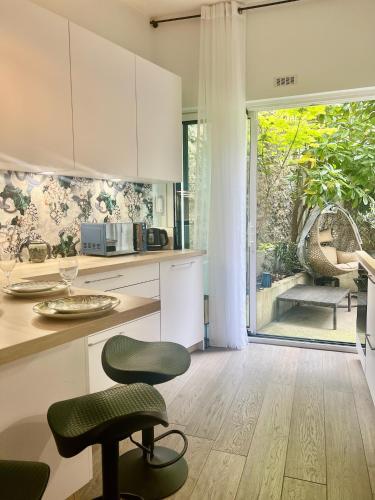 Luxury Garden Apt with AC in Paris 16th