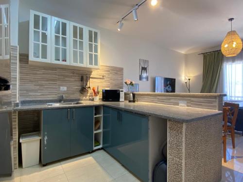 Mountain View luxe chalet Ras elhikma families only in ซาวียัต ไอลัต นูห์