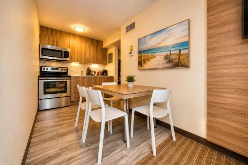 Faciliteiten, Club Lux Resort By The Beach in Deerfield Beach