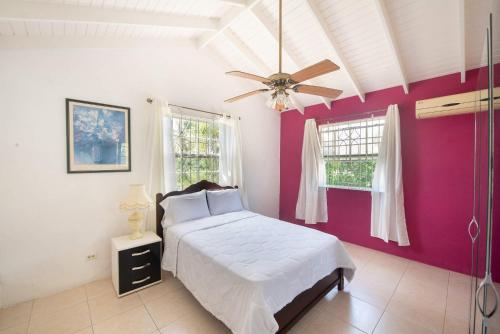 Beachy Cottage I Kitchen I Wi-Fi I Shaded Cabana I Parking in Long Bay