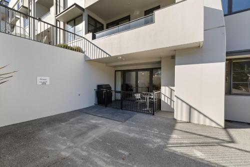 Central Peaks Retreat - walk to CBD - image 14