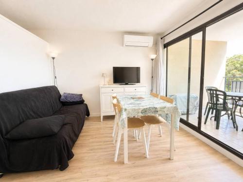 Appartement T2 cabine climatisÃ©, vue port et montagne - FR-1-388-259