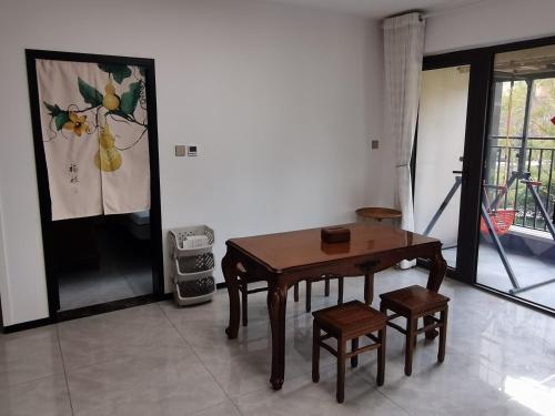 Instalaciones, Ivy Residence in Jiaoxian