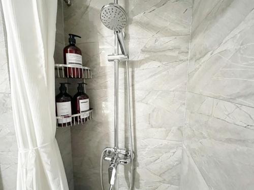 Gongxi Brand New 2BR Apart ment TOP RATED Host Managed By 5-Year Near Subway SDGG-2005 - image 5