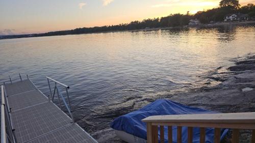 Tramonto Paradise on the Lake Hot Tub Pet Friendly in Plattsburgh