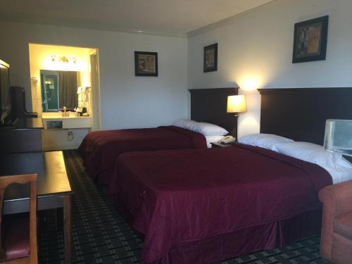 Houston Inn and Suites