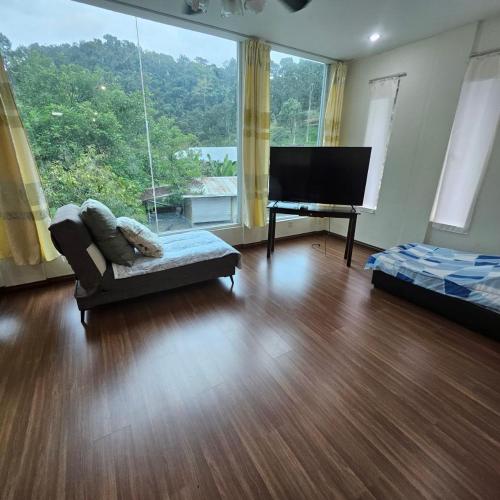 Bamboo Villa & Durian-Retreat FarmStay - Kuching Bamboo Villa & Durian-Retreat FarmStay - Kuching