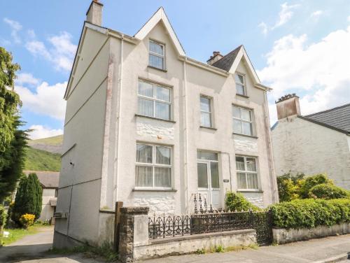 Halford Hill - Caernarfon