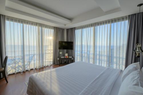 Double room, deluxe, corner, sea view