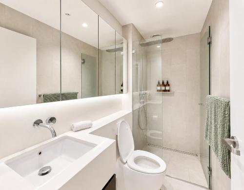 Modern 1 bedroom Hawthorn gym/pool/secure car park in Hawthorn