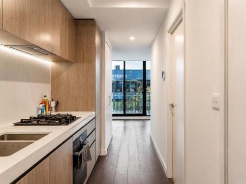 Modern 1 bedroom Hawthorn gym/pool/secure car park in Hawthorn