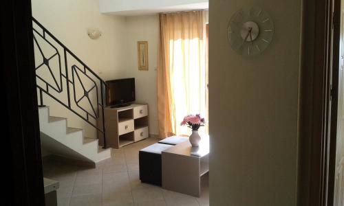 Two-Bedroom Penthouse Apartment image 4