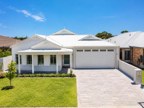 A Waterside Paradise - Spring At Waterside Paradise - Busselton