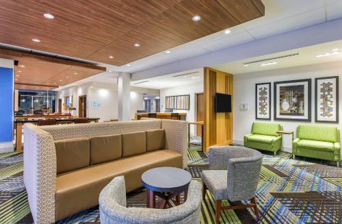 Előcsarnok, Holiday Inn Express And Suites La Grange By IHG in La Grange (Kentucky)