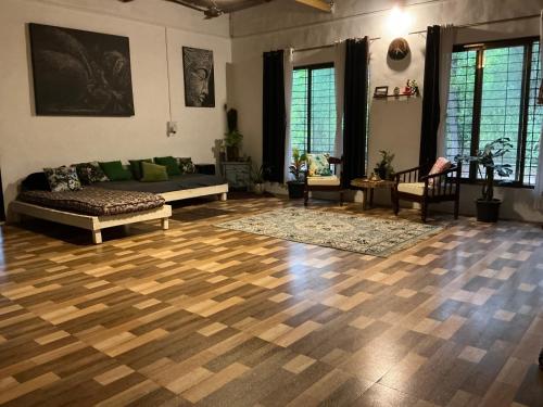 Kosha - Jungle Home in Devrukh