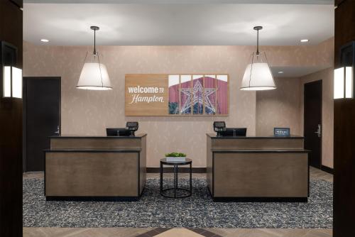 Hampton Inn & Suites - Roanoke-Downtown VA - image 40