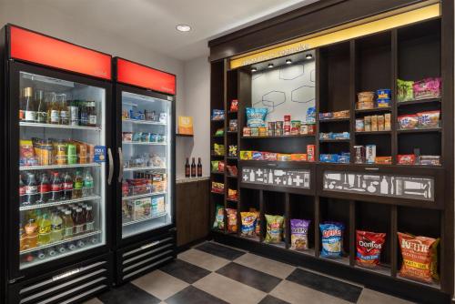 Hampton Inn & Suites - Roanoke-Downtown VA - image 32