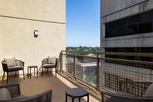 Hampton Inn & Suites - Roanoke-Downtown VA - image 28