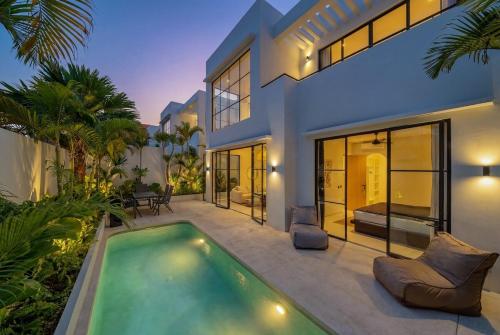 Luxe at Umalas - Tropical 3BR Villa in the Heart of Umalas - image 2