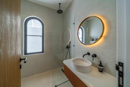 Luxe at Umalas - Tropical 3BR Villa in the Heart of Umalas - image 4
