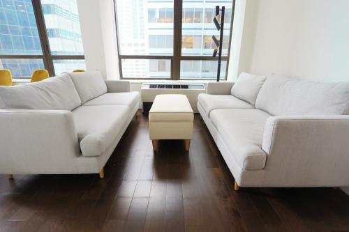 3bd, 2 bath, massive luxury apartment in Fidi