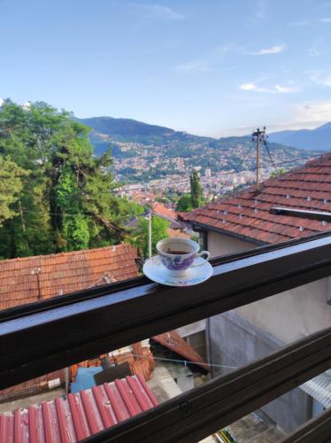 Bloom Apartment with City View