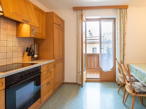 Konyha, Apartment in Mayrhofen with a balcony in Brandberg