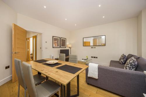 Fitzrovia Apartments 3BR Sleeps 12 Oxford - main image