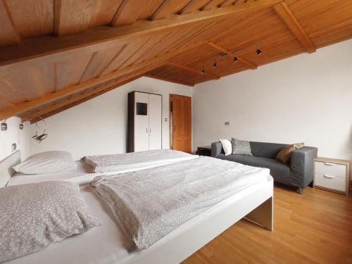 Vila Bělá pod Pradědem (Vila Bela pod Pradedem) in Adolfovice