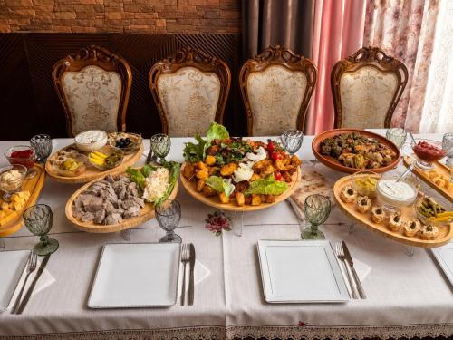 Їжа та напої, LADA HOTEL | on wine road in Ехегнадзор