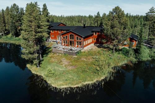 Pinetree Lodge 5