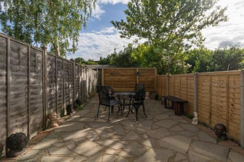 Stylish Victorian Home with Garden in Chartridge