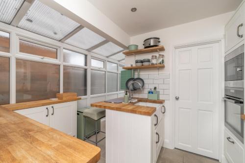 Stylish Victorian Home with Garden in Chartridge