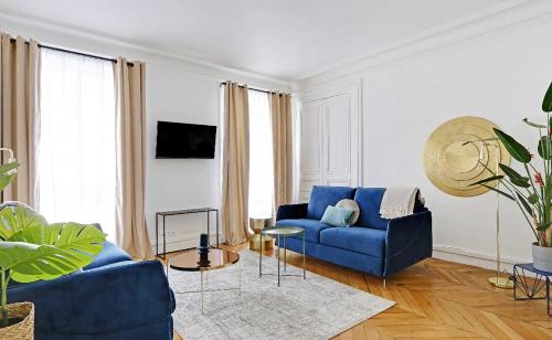 High-End 4BR Residence close to Champs-Élysées