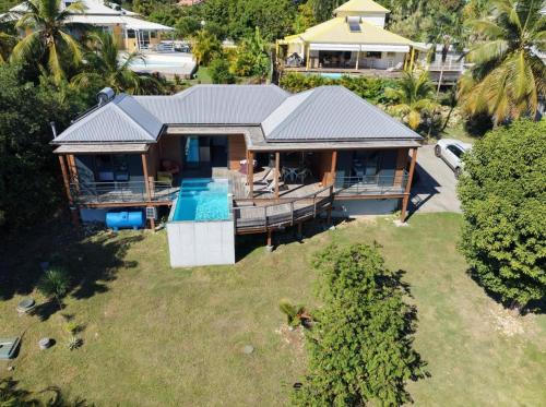 La Petite Villa proche de la plage in เบราร์ด