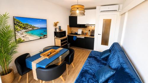 Holiday apartment Private parking Beach