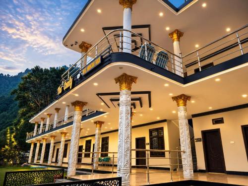 The Comfy By Hotel Mountain Track in Shogran