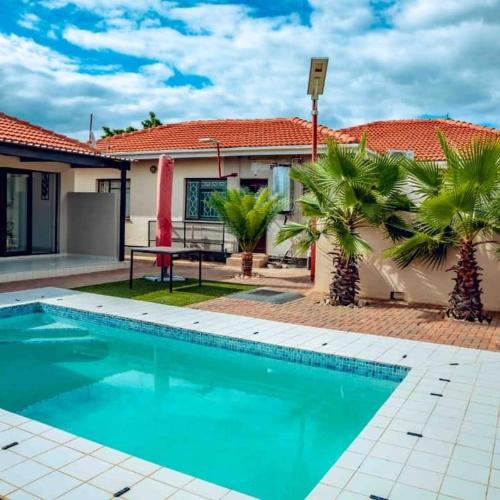 Cycad Palm Guest House Palapye. in Palapye