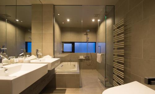 3BR Premium Suite - Top Floor
