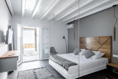 2 bedrooms, 4 beds