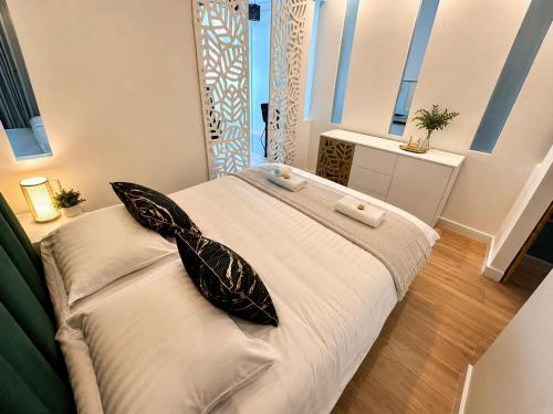 Selected Apartments by market square, Krakow