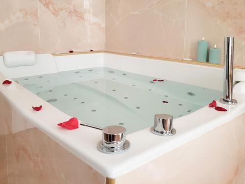 L'Instant - City Center - Jacuzzi