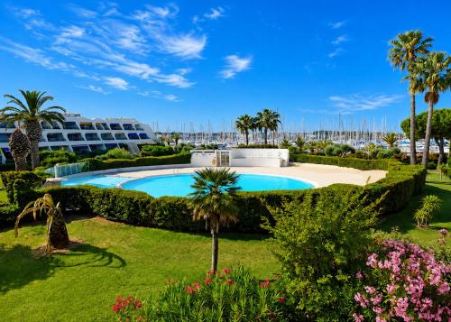 Jardins du port, terrasse et piscine