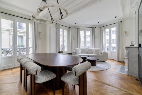 Bright apartment with AC
