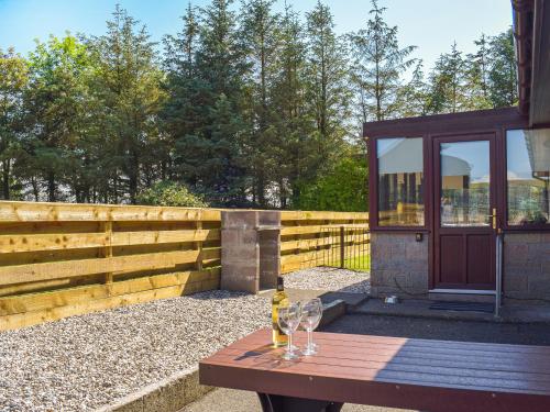 Зовнішній вигляд готелю, Lowesmuir Cottage in Камнок