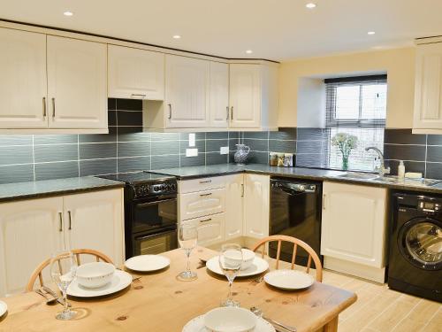 Konyha, Longcroft Cottage - 28233 in Kirktown Of Clatt