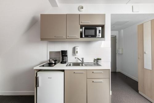 кухня, Montempo Appart'Hotel Paris-Velizy in Велізі-Віллакубле